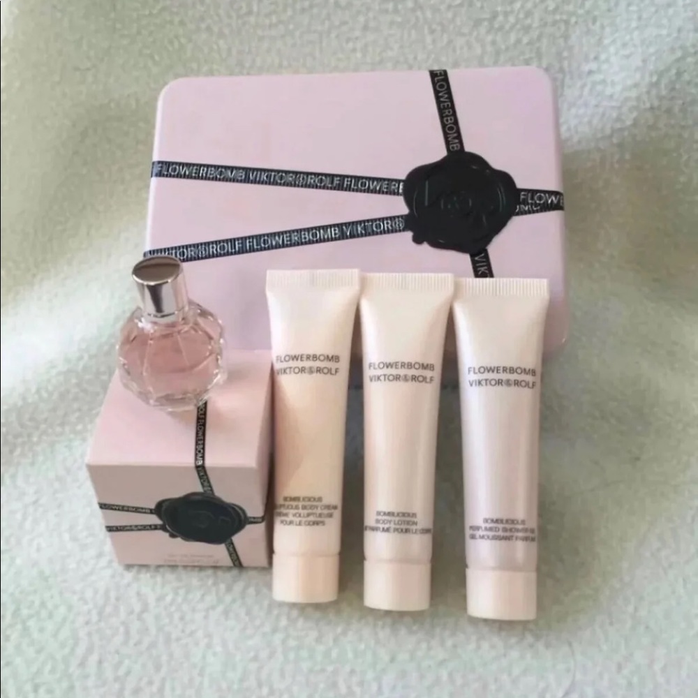 Viktor&Rolf Flowerbomb Gift Set